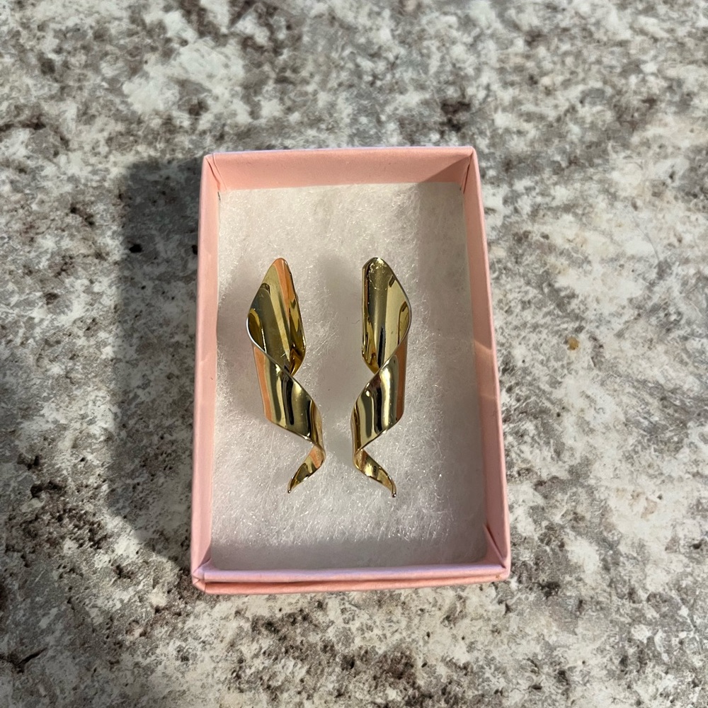 Gold Tone Twisted Spiral Earrings